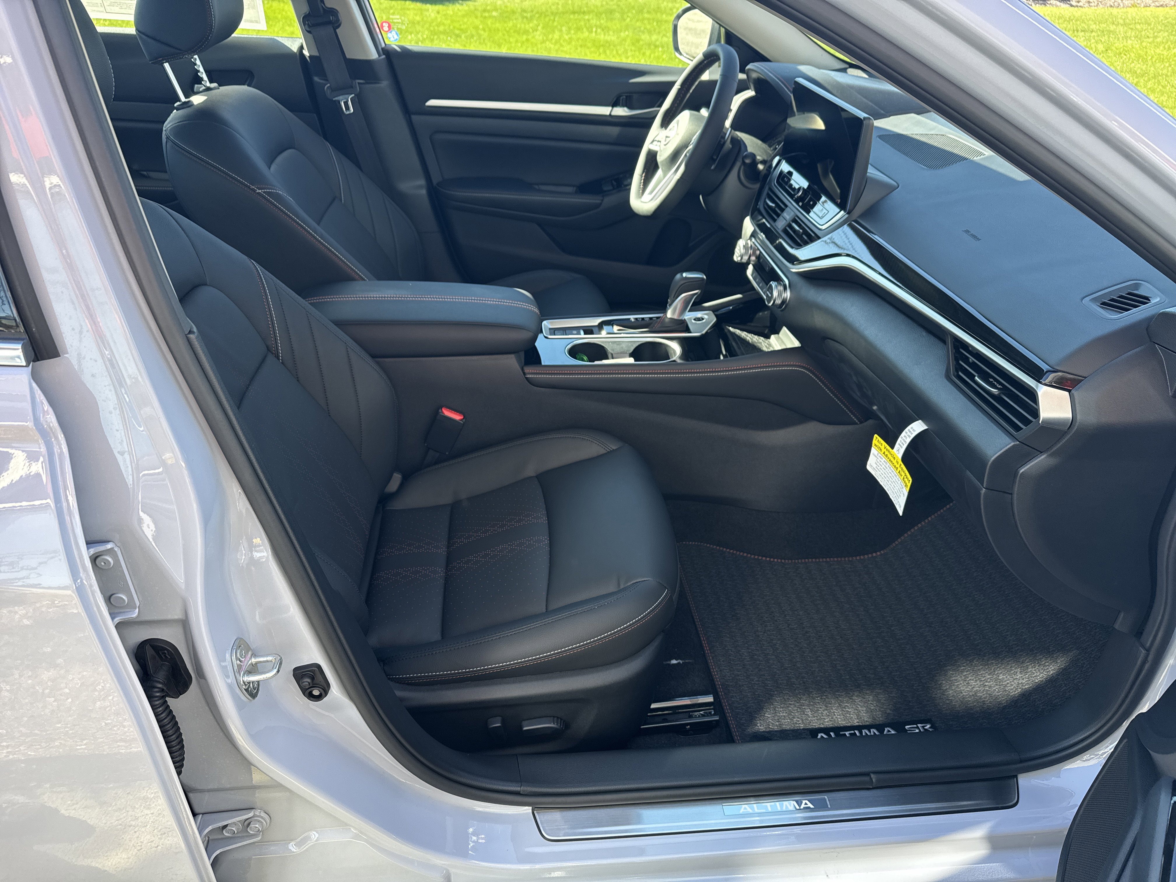 New 2025 Nissan Altima 2.5 SR image 14