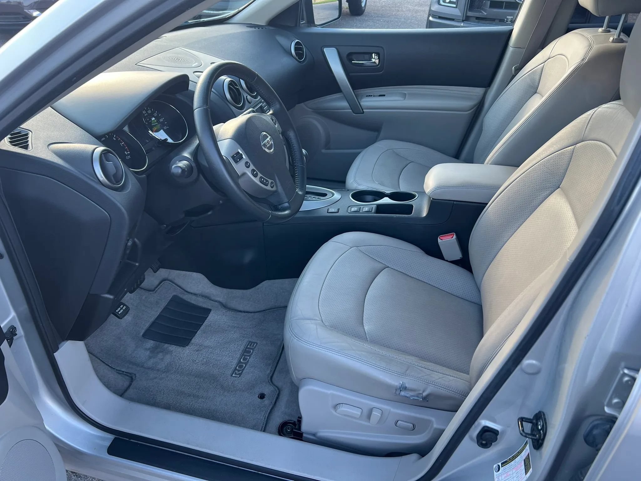 Used 2013 Nissan Rogue SL FWD image 7