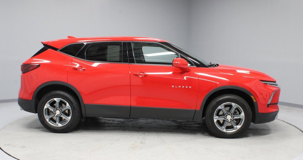 Used 2023 Chevrolet Blazer LT image 11