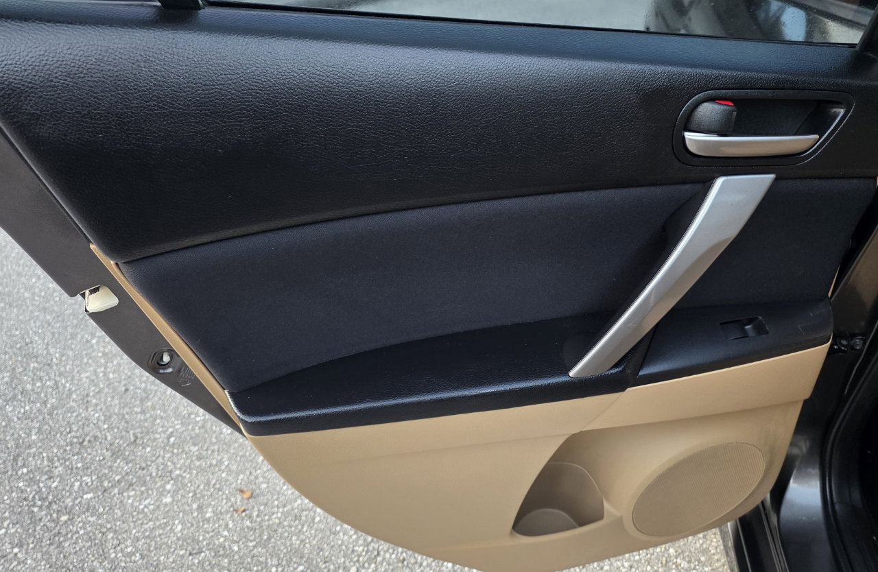 Used 2010 MAZDA MAZDA3 s Sport image 13