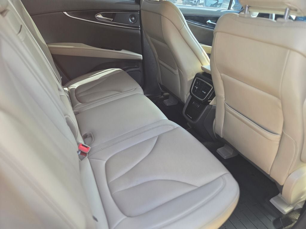 Used 2022 Lincoln Nautilus Reserve w/ Luxury Package FWD image 11