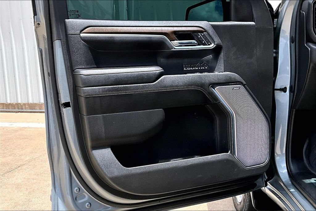 Used 2023 Chevrolet Silverado 1500 High Country w/ High Country Premium Package AWD/4WD image 22