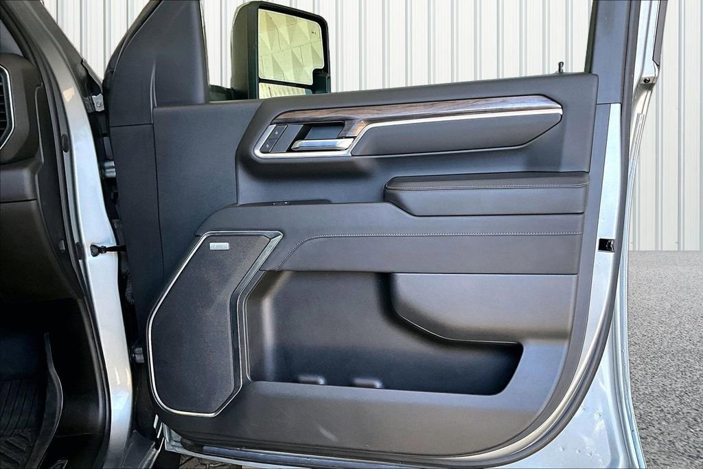 Used 2024 Chevrolet Silverado 2500 LTZ w/ LTZ Plus Package AWD/4WD image 18