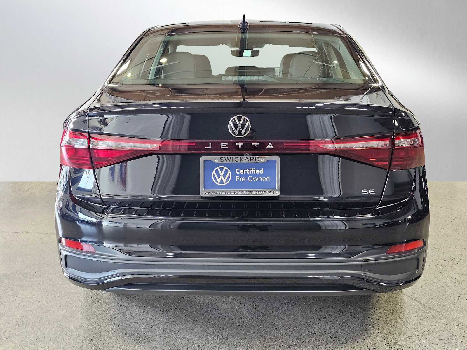 Certified 2025 Volkswagen Jetta SE FWD image 6