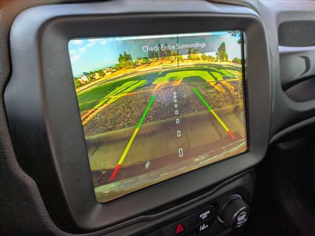 Used 2022 Jeep Renegade Altitude w/ Sun/Sound Group AWD/4WD image 13