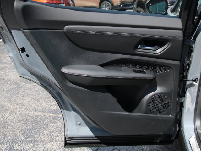 Used 2024 Nissan Ariya AWD image 22
