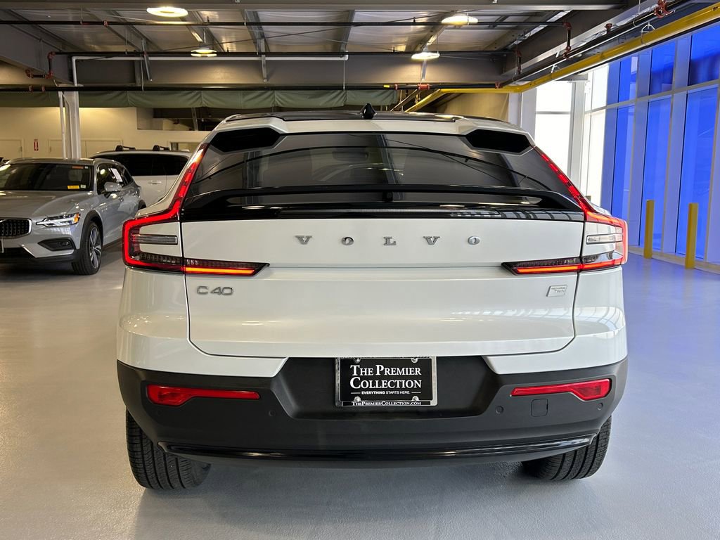 Certified 2023 Volvo C40 P8 Recharge Ultimate image 3