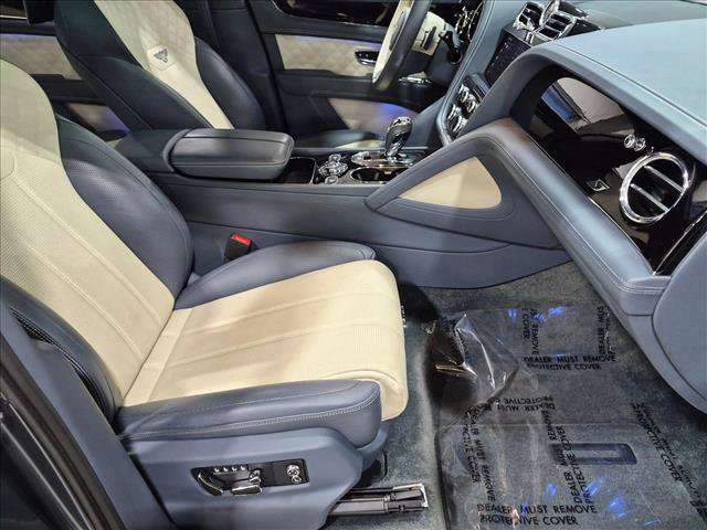 Used 2022 Bentley Bentayga AWD/4WD image 22