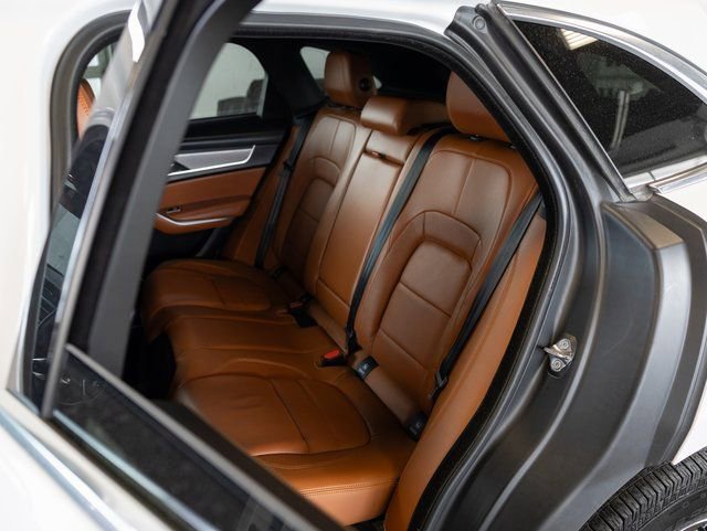 Used 2023 Jaguar F-PACE R-Dynamic S image 13