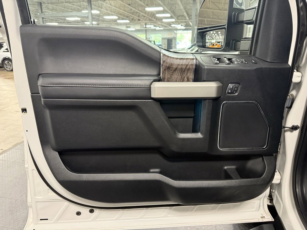 Used 2019 Ford F250 Lariat w/ Lariat Ultimate Package image 8