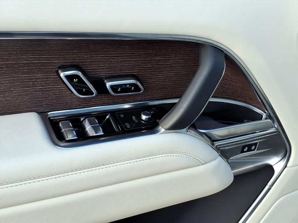 Used 2025 Land Rover Range Rover Long Wheelbase SE image 15