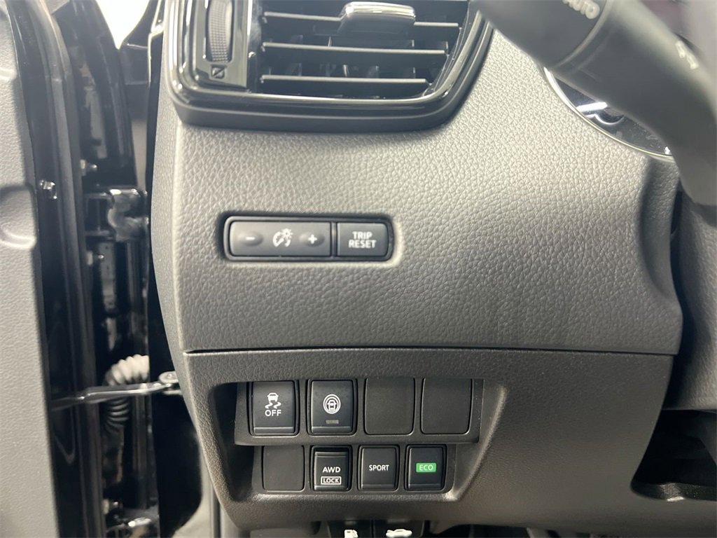 Used 2021 Nissan Rogue Sport S image 17