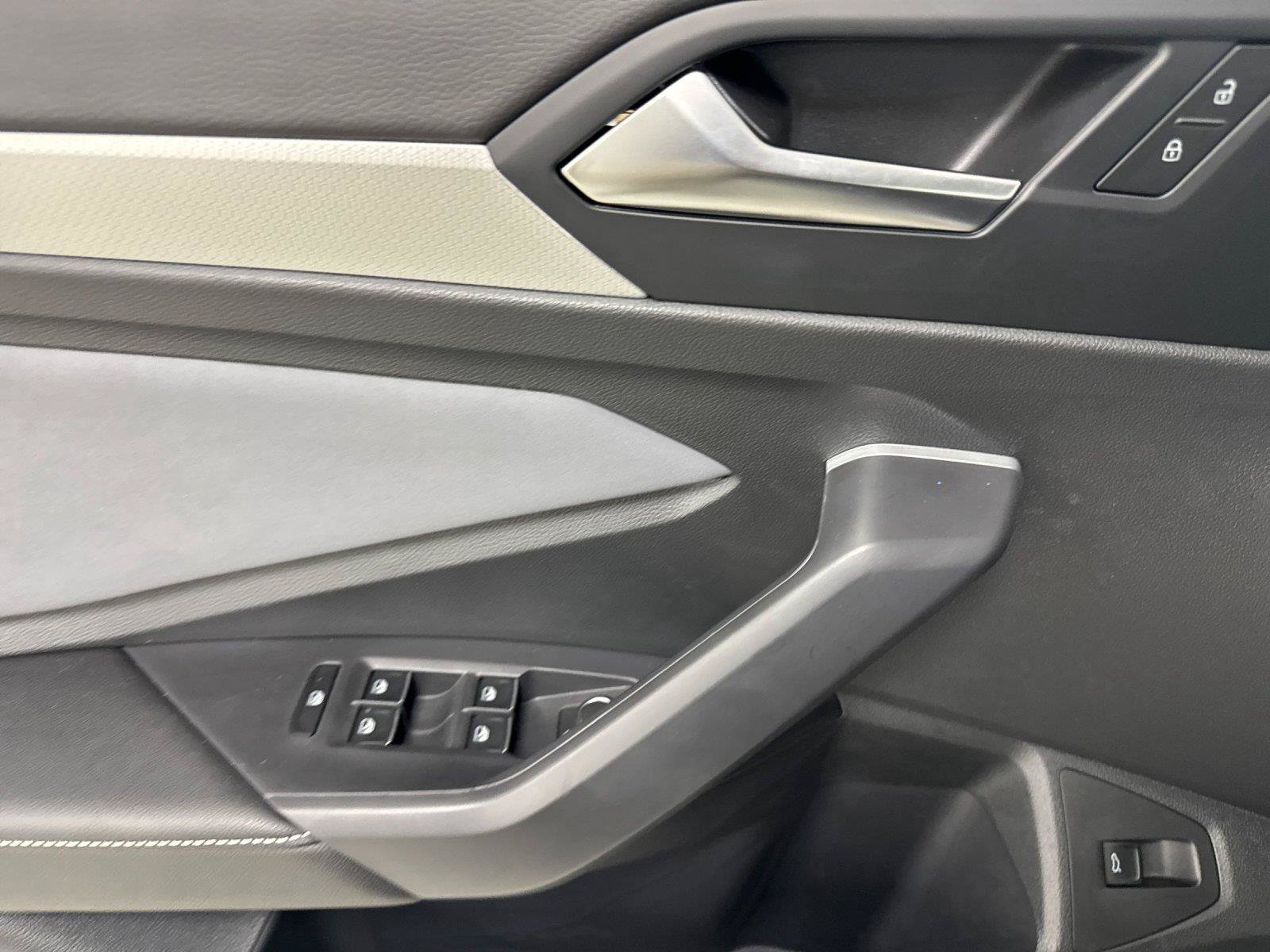 New 2026 Volkswagen Jetta SE FWD image 10