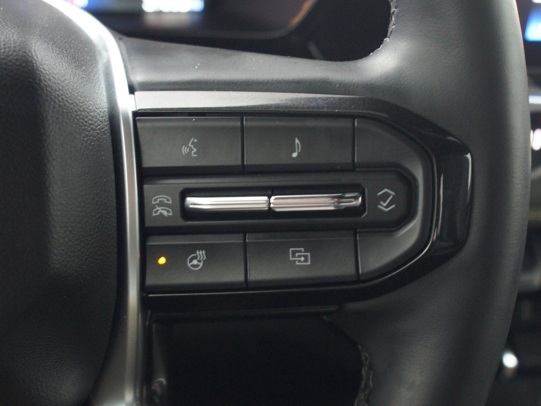 Used 2024 Chevrolet Colorado ZR2 w/ ZR2 Convenience Package III AWD/4WD image 11