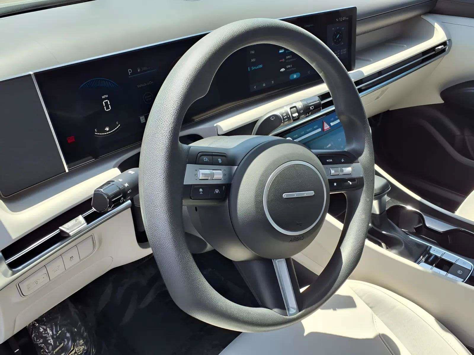 Certified 2025 Hyundai Tucson SEL FWD image 10