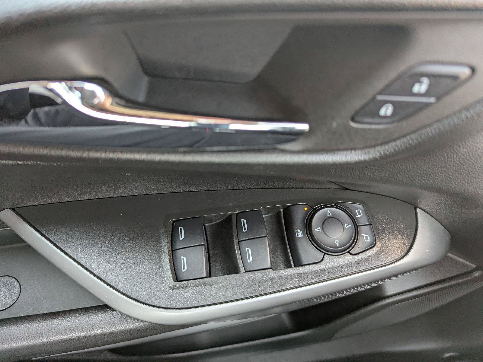 Used 2024 Chevrolet Trax RS w/ Driver Confidence Package FWD image 22