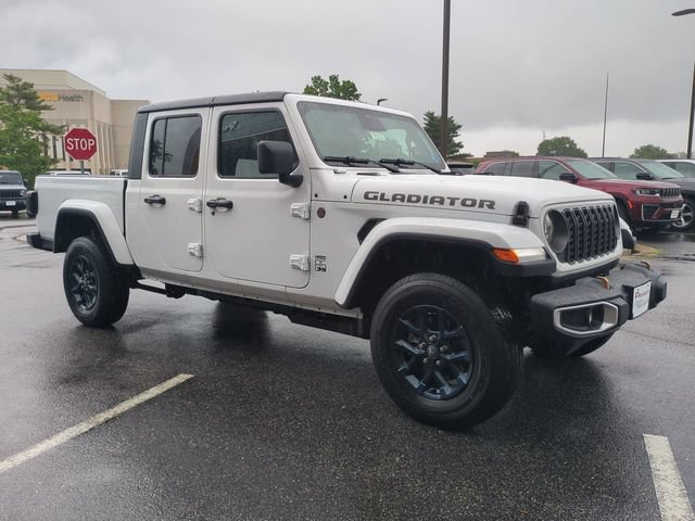 New 2026 Jeep Gladiator Sport AWD/4WD image 2