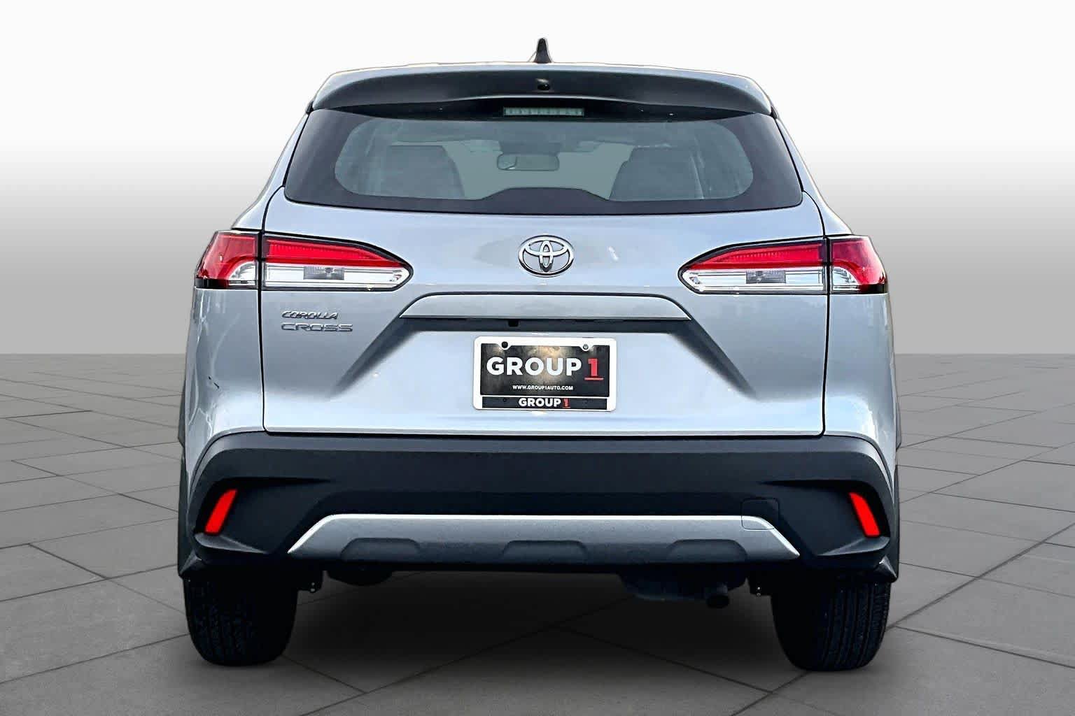 Used 2025 Toyota Corolla Cross L FWD image 5