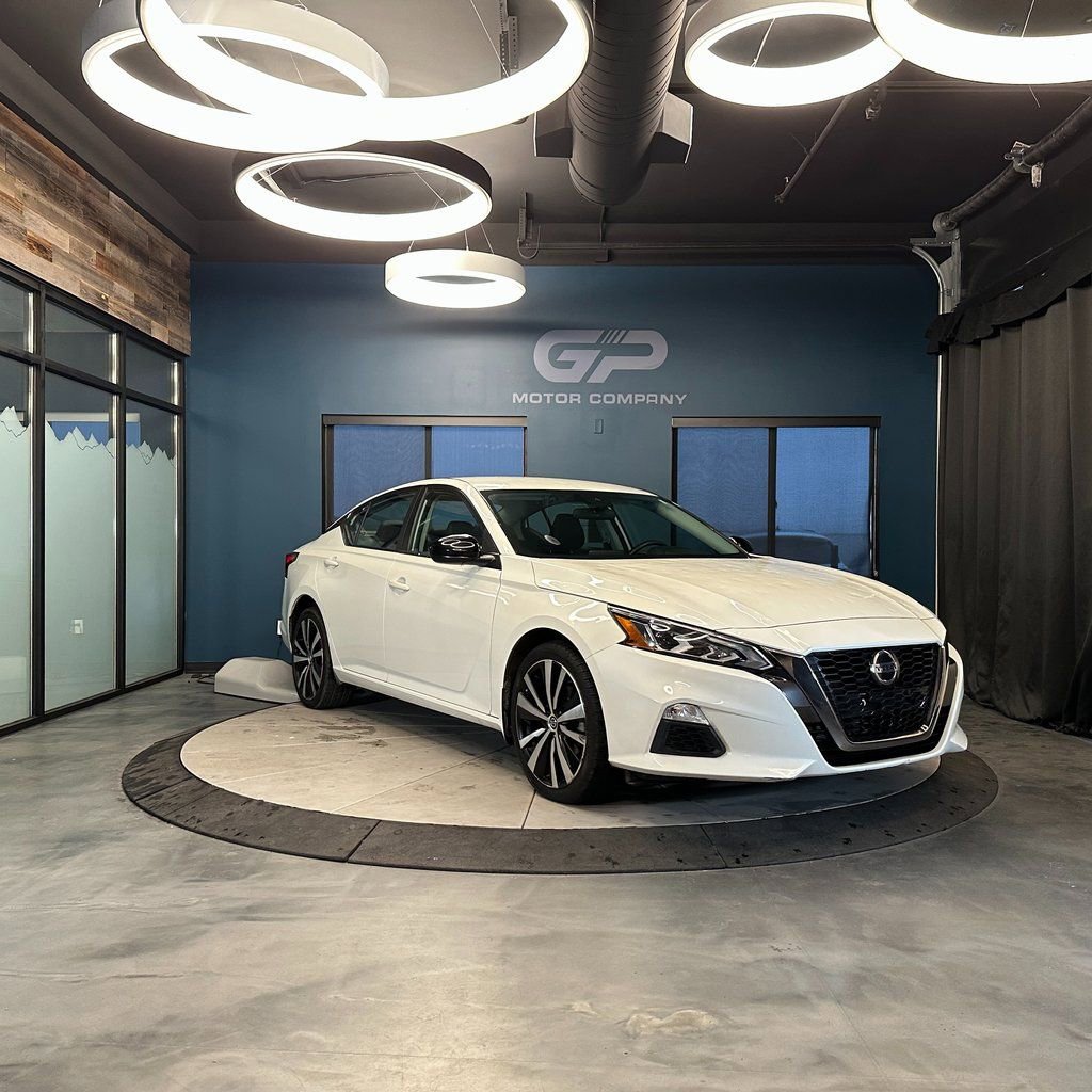 Used 2022 Nissan Altima 2.5 SR AWD/4WD image 1
