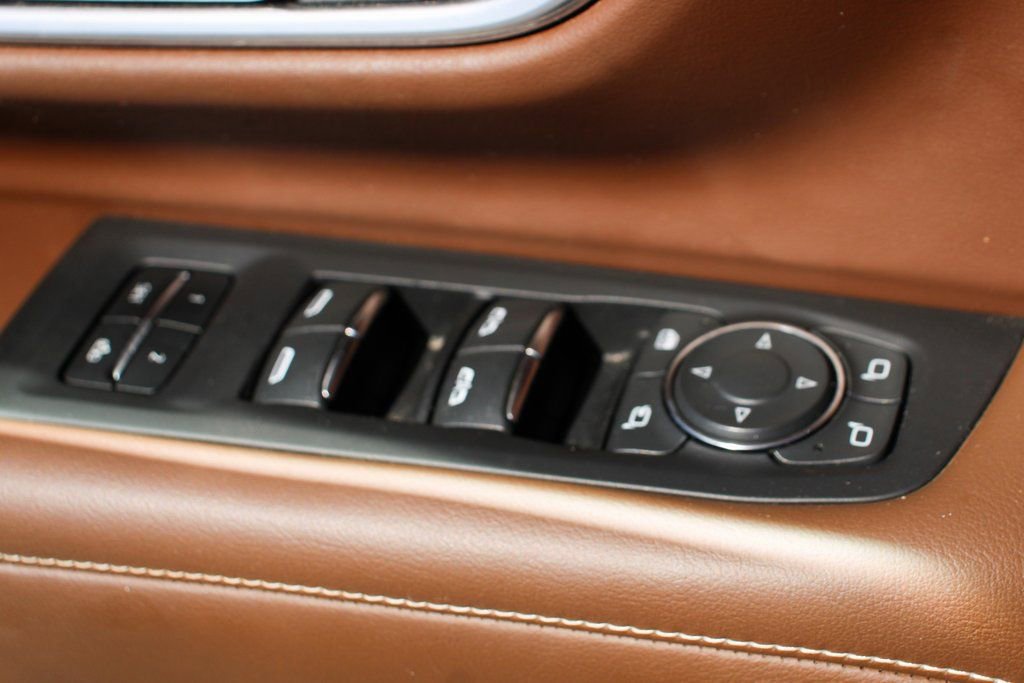 Used 2021 Chevrolet Suburban High Country w/ Premium Package image 19