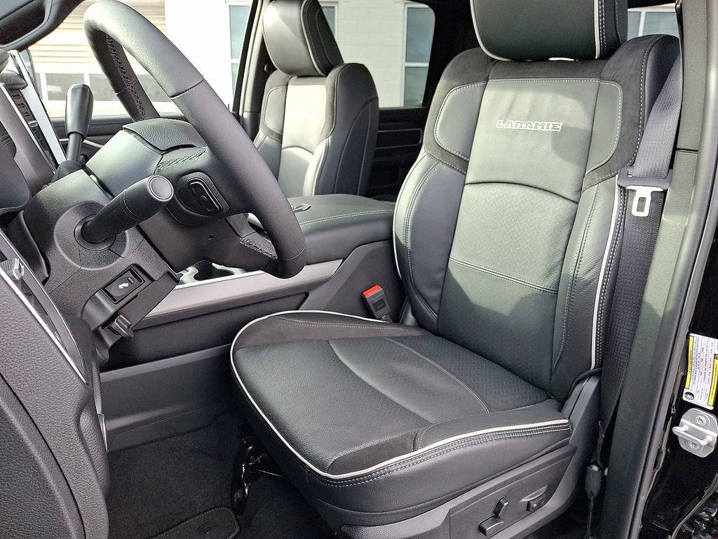 New 2026 RAM 2500 Laramie AWD/4WD image 6