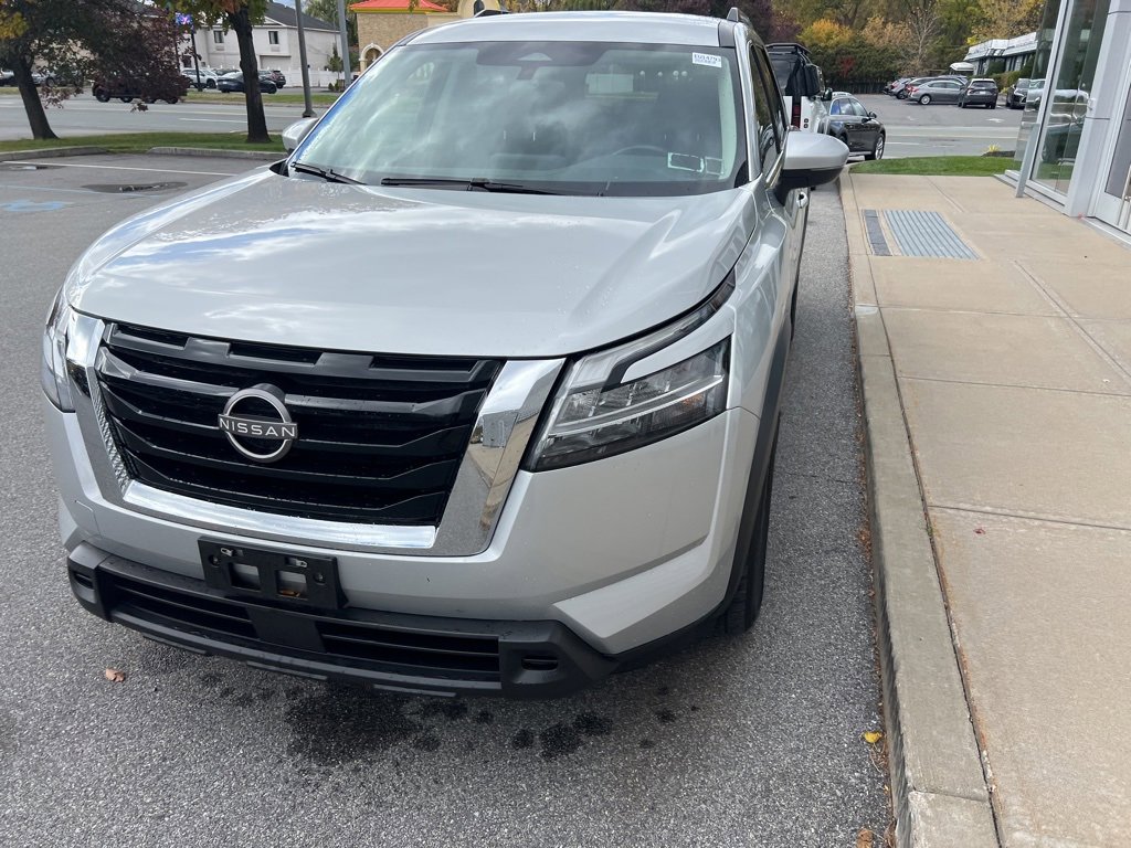 Used 2022 Nissan Pathfinder SV image 40
