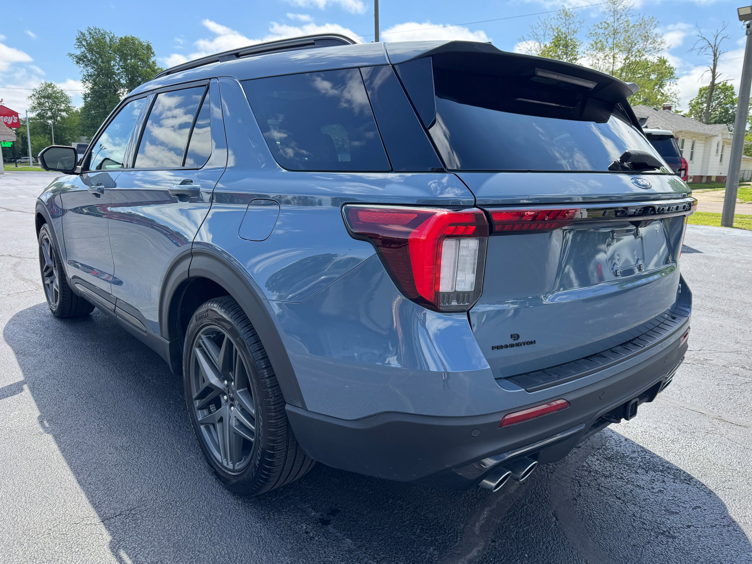 Used 2025 Ford Explorer ST AWD/4WD image 5