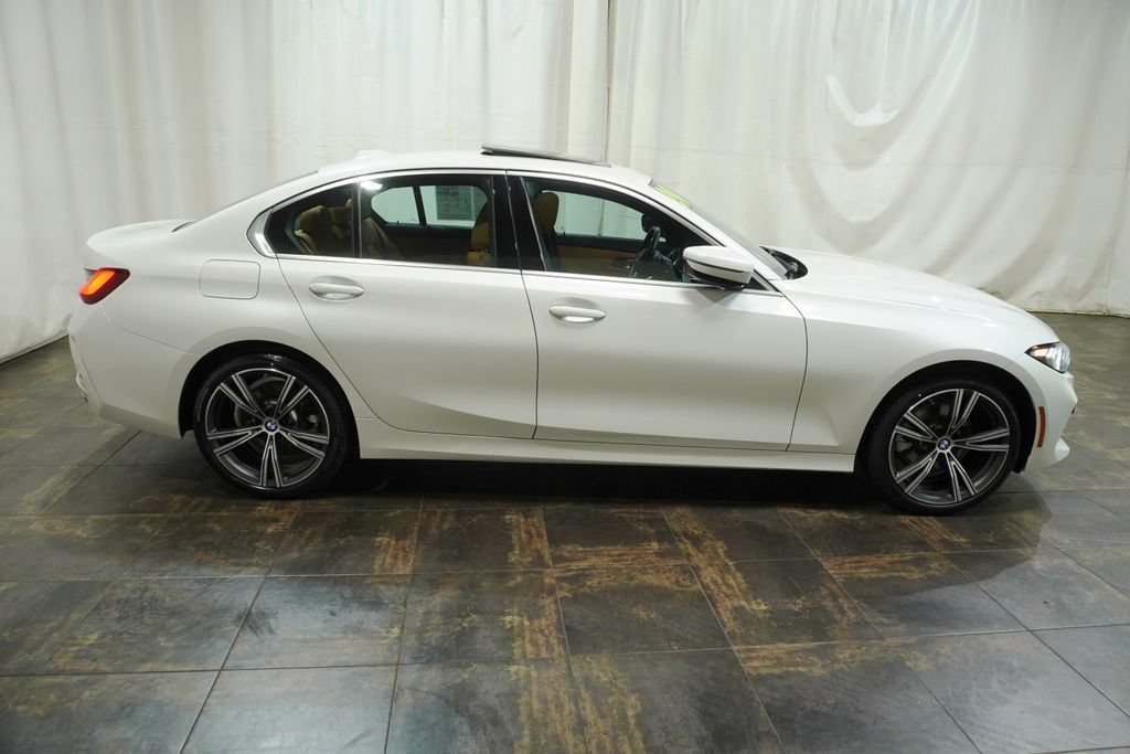 Used 2024 BMW 330i xDrive Sedan w/ Convenience Package AWD/4WD image 3