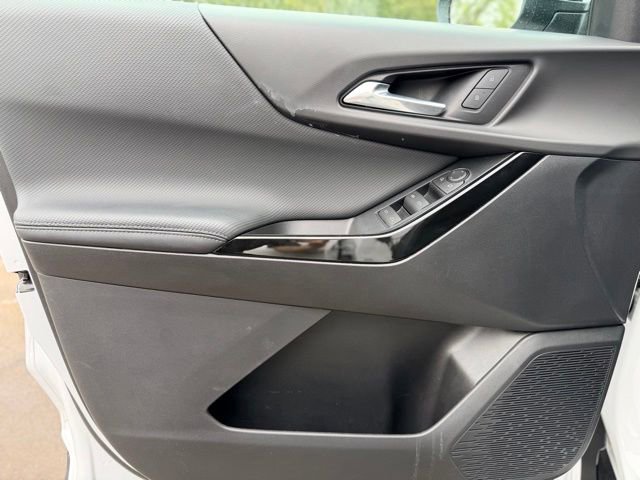 Used 2026 Chevrolet Equinox LT FWD image 16