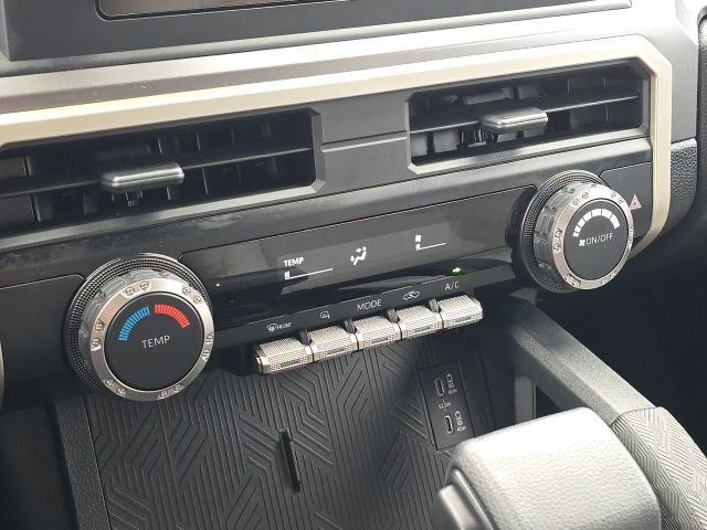 Used 2025 Toyota Tacoma SR5 AWD/4WD image 30