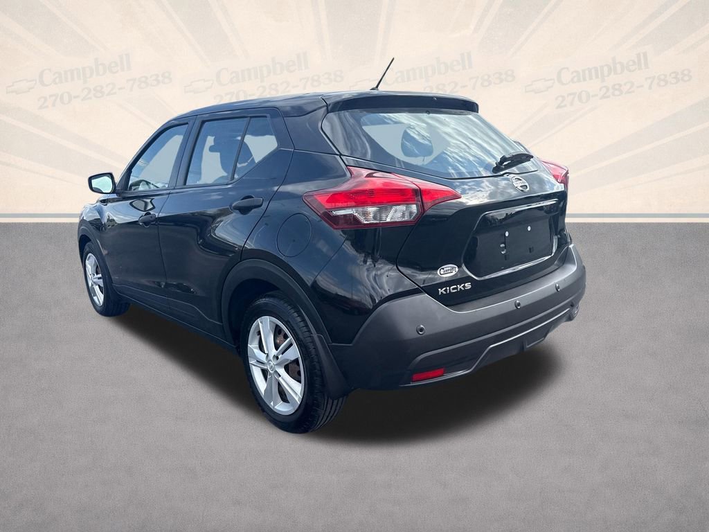 Used 2020 Nissan Kicks S image 3