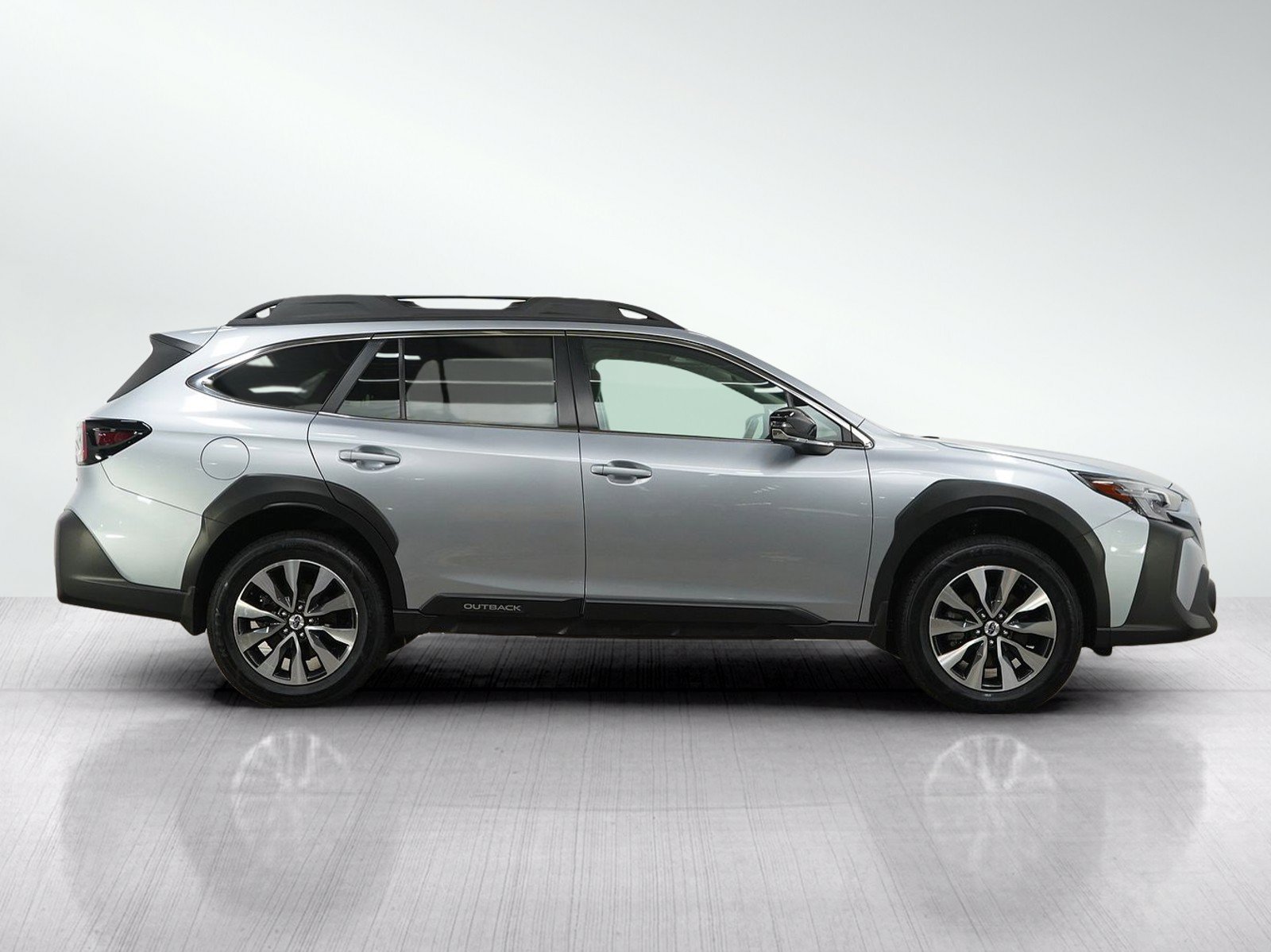 Used 2023 Subaru Outback Limited AWD/4WD image 6