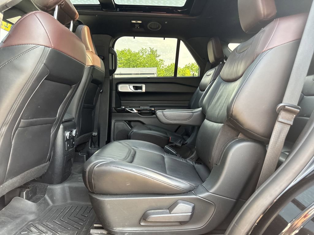 Used 2022 Ford Explorer Platinum w/ Equipment Group 601A image 37