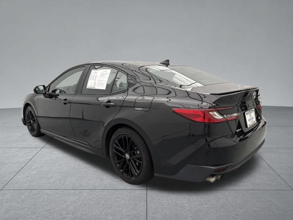 Used 2025 Toyota Camry SE FWD image 6