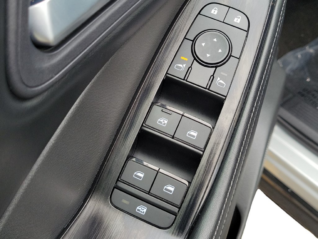 Used 2025 Nissan Rogue SV FWD image 23