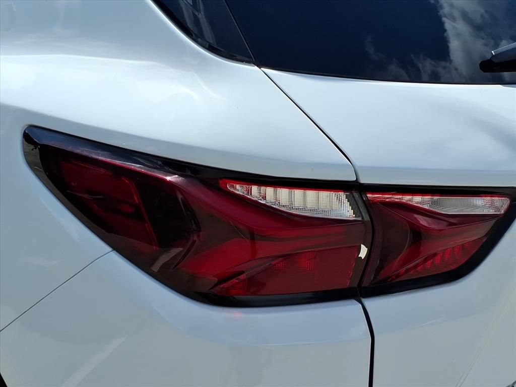 Used 2019 Chevrolet Blazer LT FWD image 12