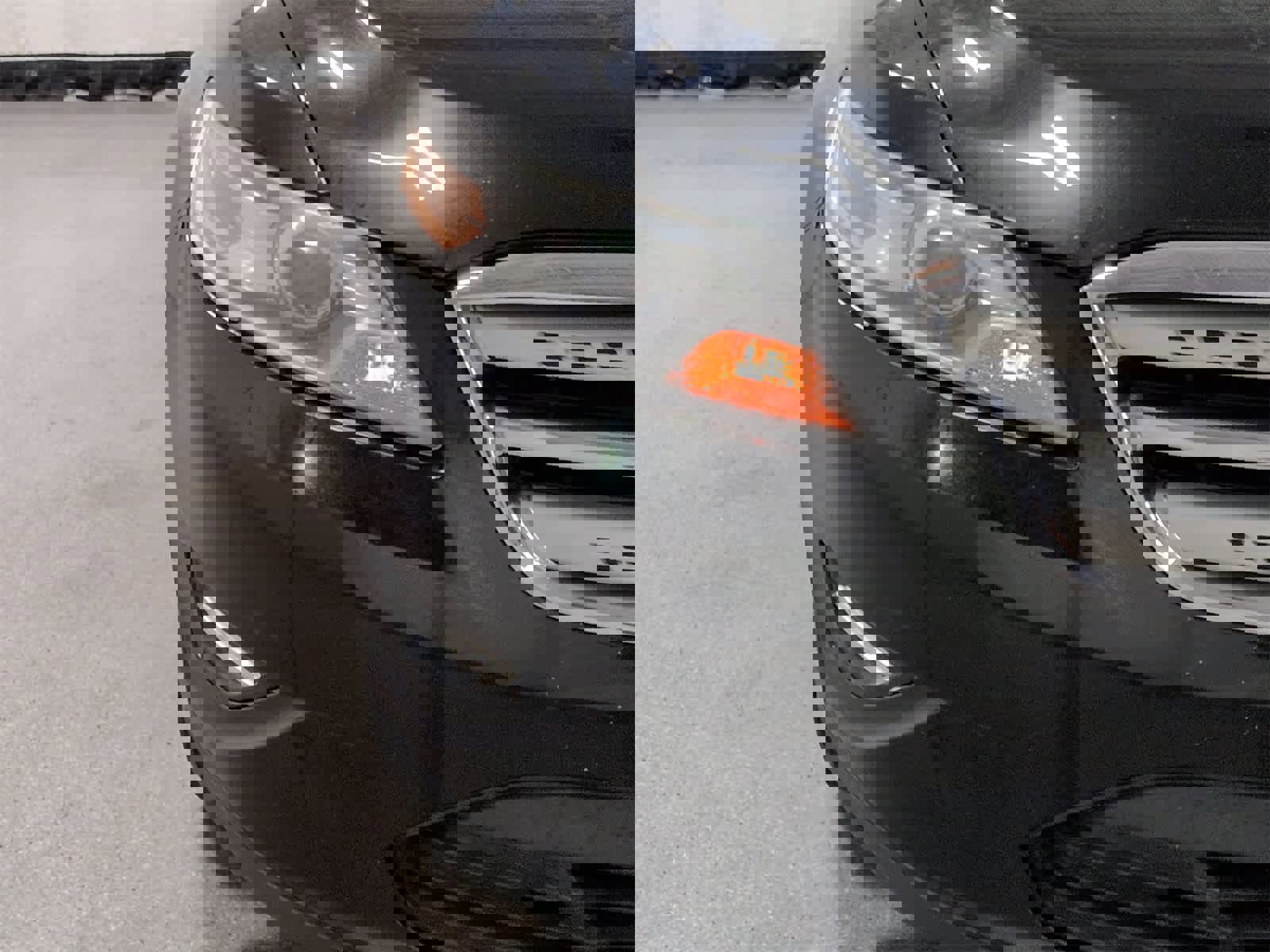 Used 2010 Ford Taurus SEL image 3