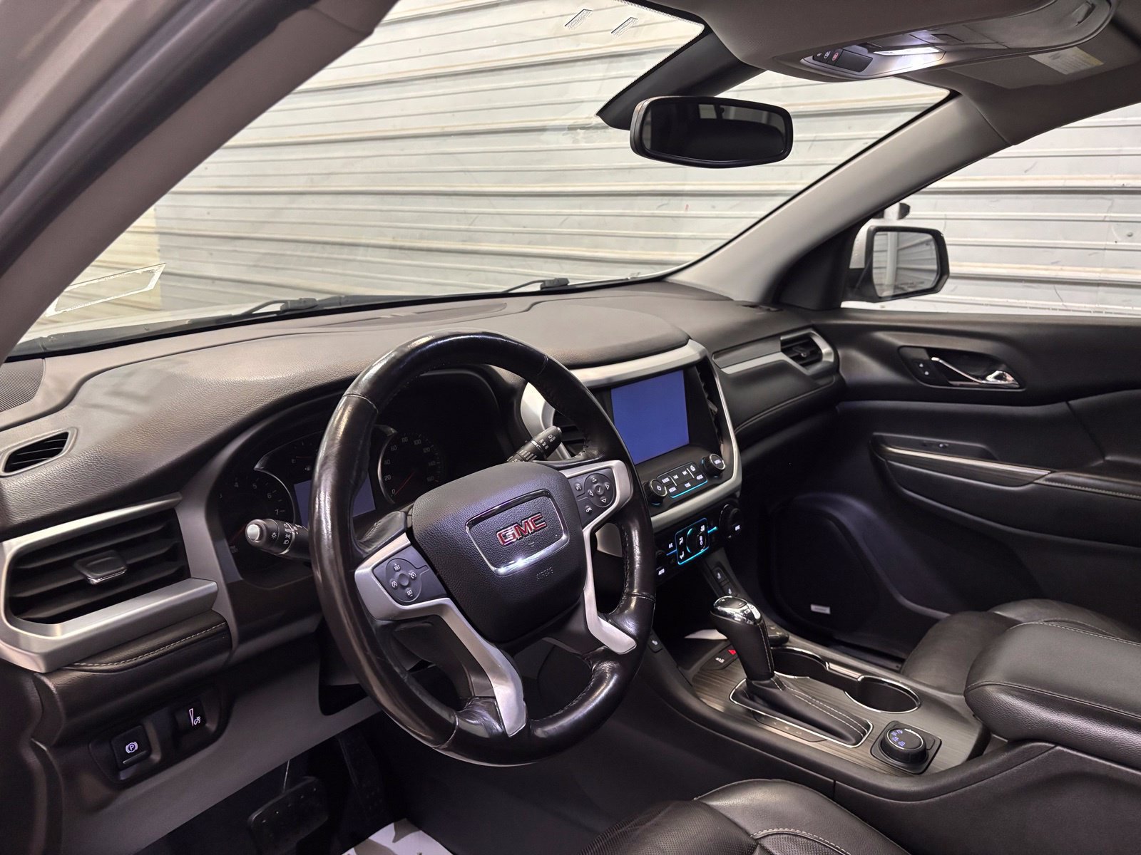 Used 2018 GMC Acadia SLT AWD/4WD image 10
