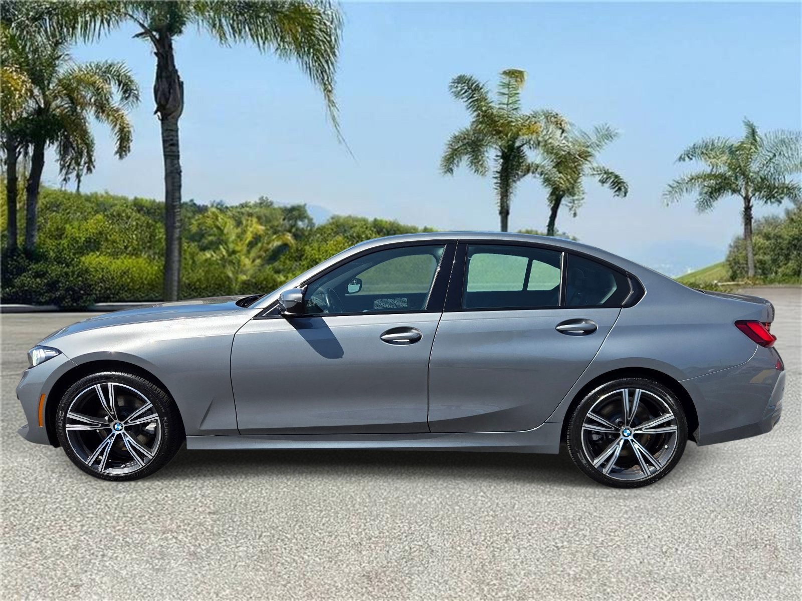 Used 2023 BMW 330i Sedan w/ Driving Assistance Package RWD image 2