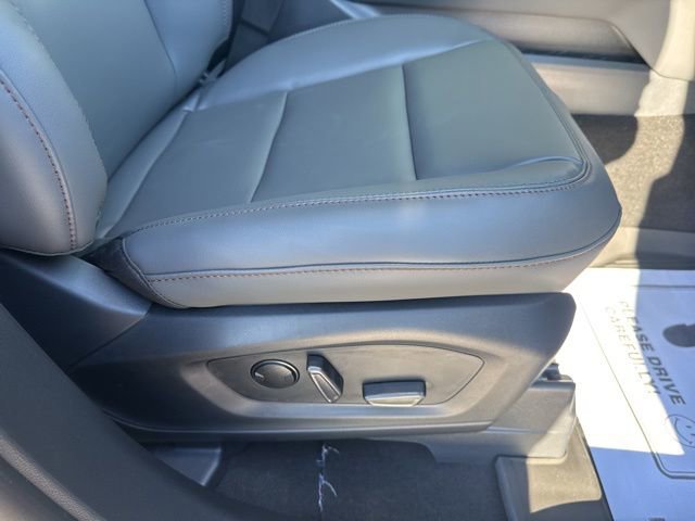 New 2026 Ford Explorer Active w/ Active Comfort Package AWD/4WD image 17