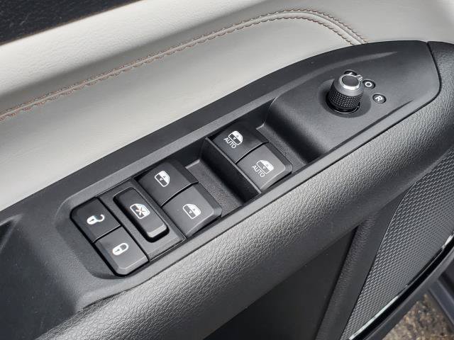 Used 2024 Jeep Compass Limited AWD/4WD image 20