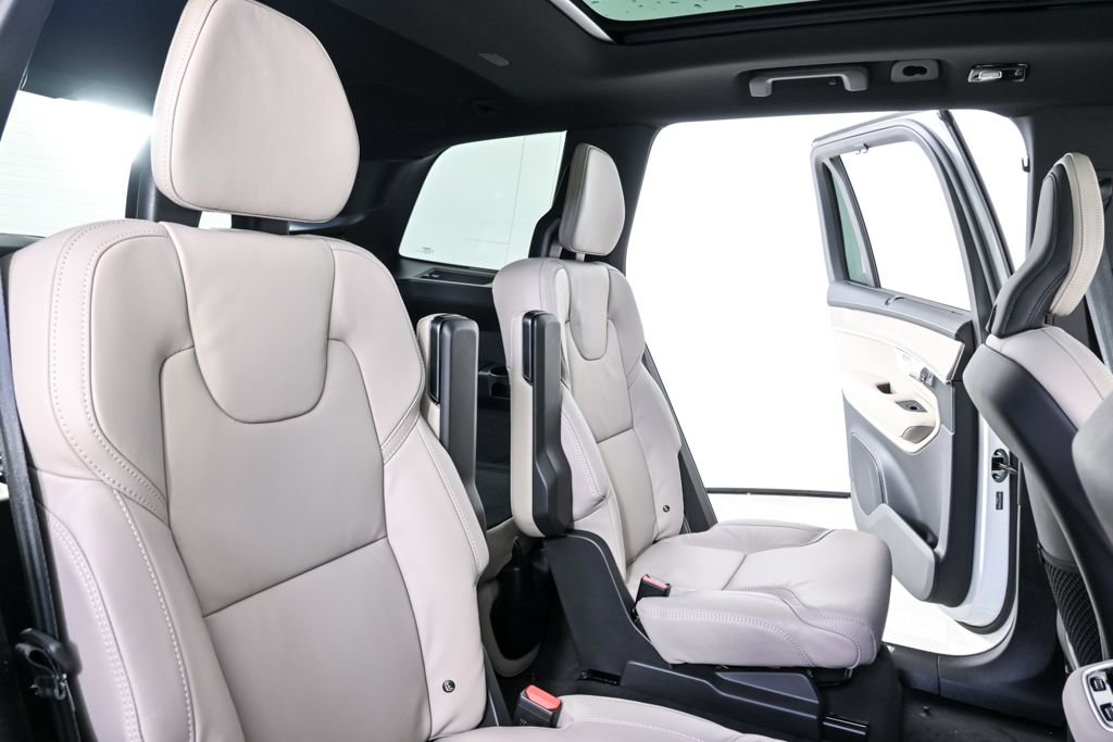 New 2026 Volvo XC90 B5 Ultra w/ Protection Package image 22