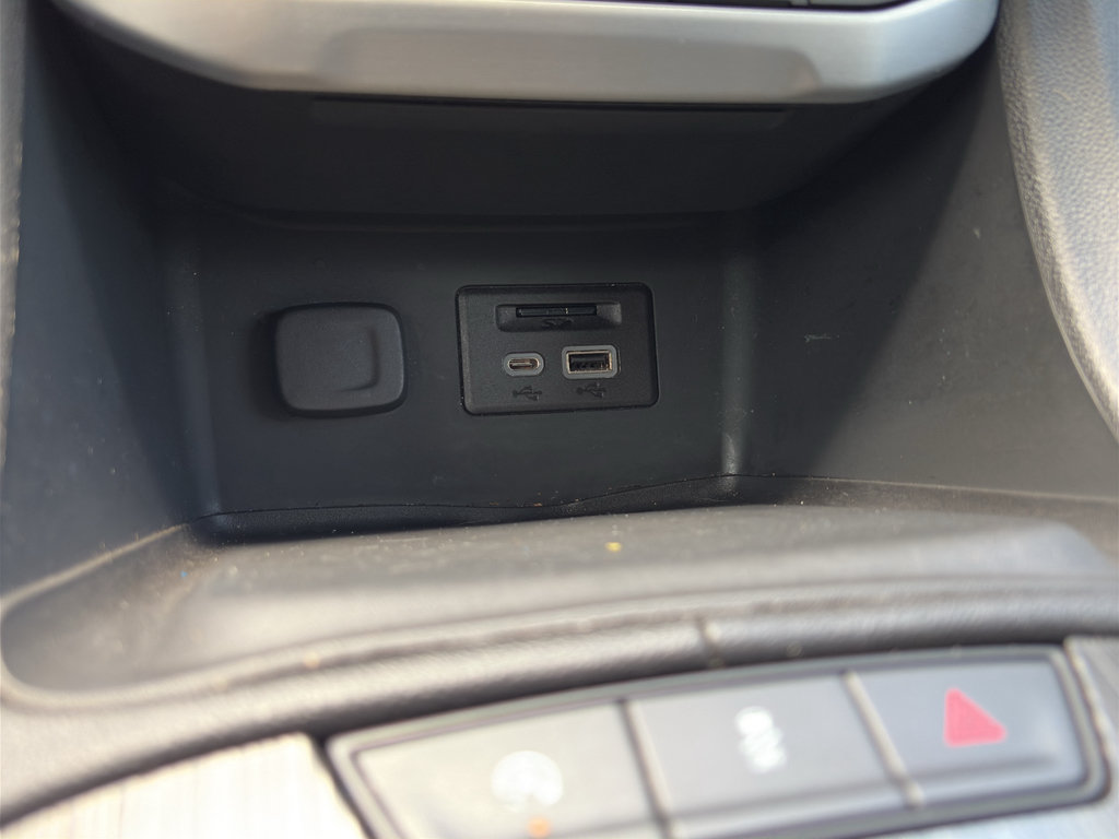 Used 2023 GMC Acadia SLT w/ Elevation Edition FWD image 26