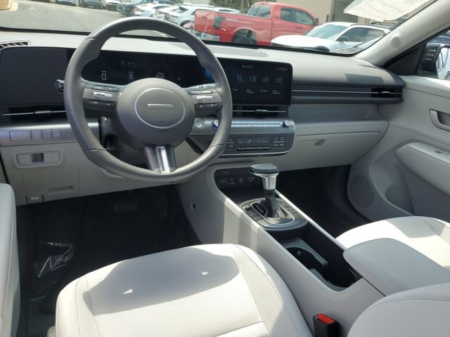 Certified 2025 Hyundai Kona SEL AWD/4WD image 8