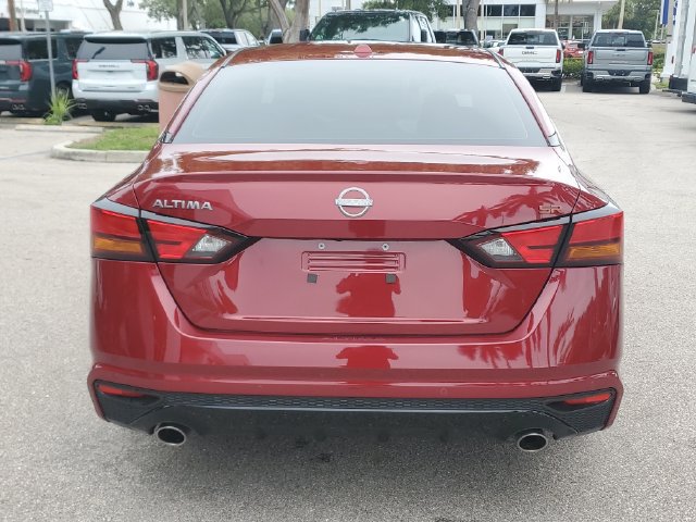 Used 2025 Nissan Altima 2.5 SR w/ SR Premium Package FWD image 4