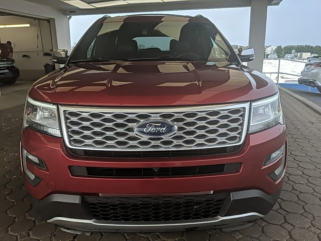 Used 2017 Ford Explorer Platinum video 2
