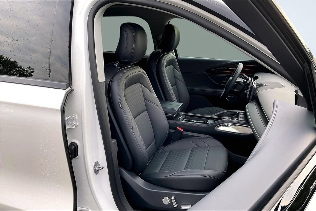 New 2026 Lincoln Nautilus Reserve w/ Jet Appearance Package AWD/4WD image 11