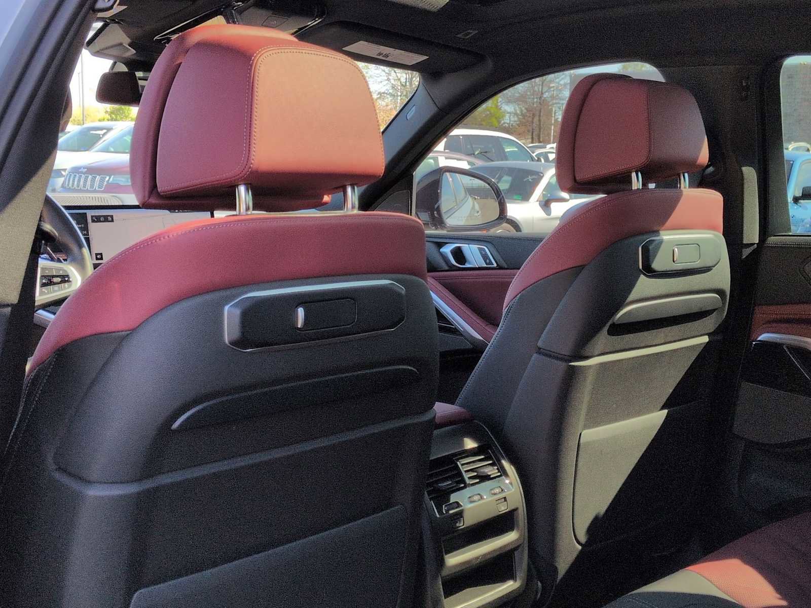Used 2024 BMW X6 xDrive40i w/ Executive Package image 19