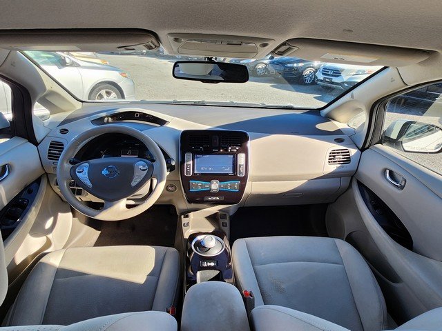 Used 2014 Nissan Leaf SV image 22
