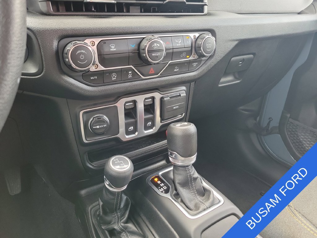 Used 2025 Jeep Wrangler Sport AWD/4WD image 24